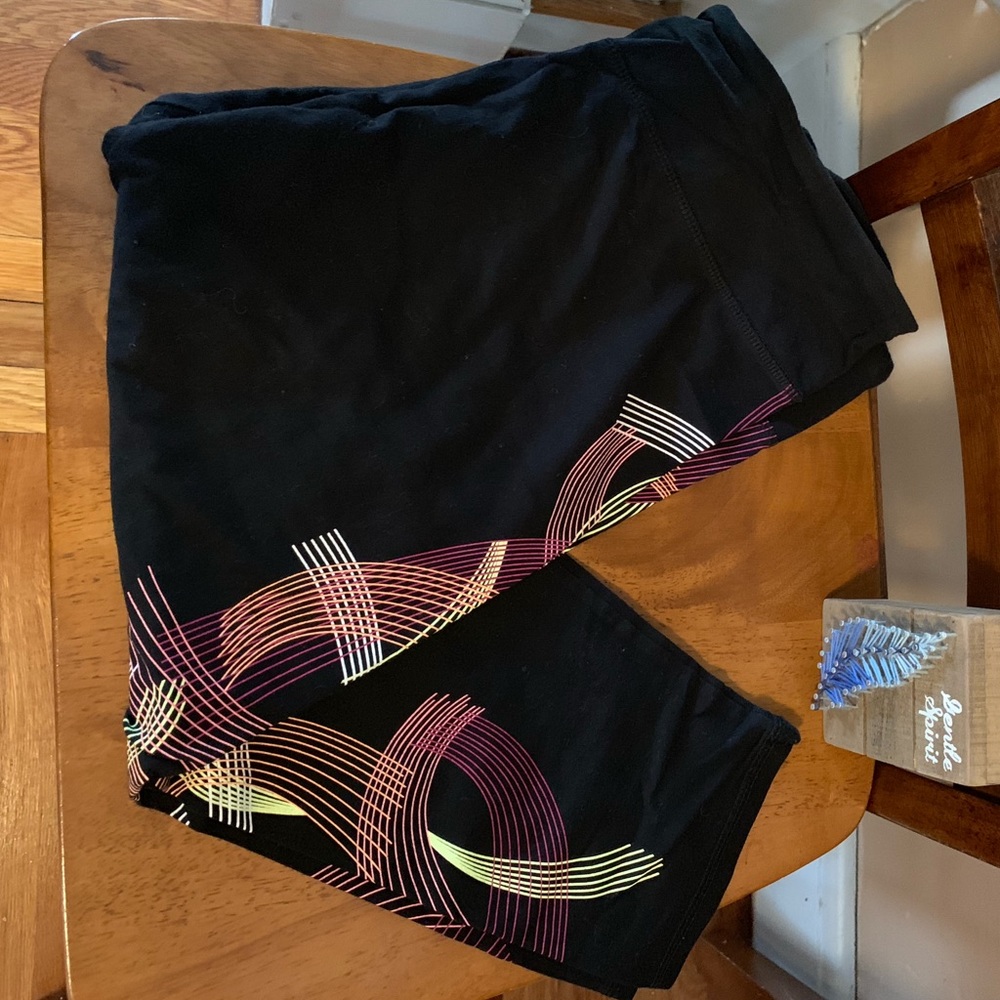 SO yoga capri with side design